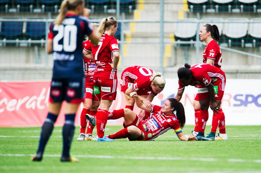 Piteås Josefin Johansson får hjälp upp