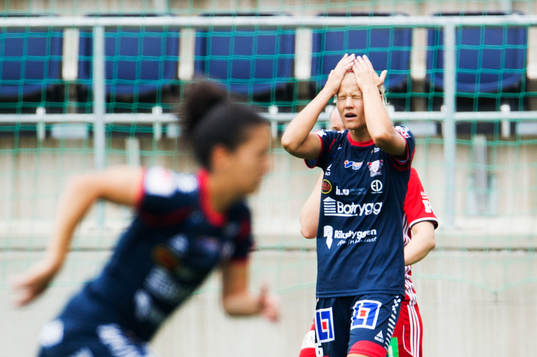 Linköpings Pernille Mosegaard Harder deppar