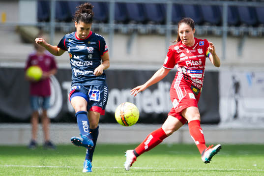 Linköpings Claudia Neto och Piteås Josefin Johansson