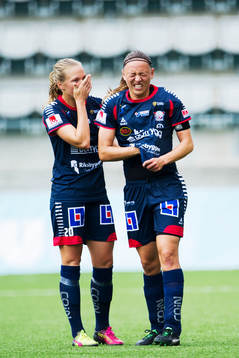 Linköpings Mariann Gajhede Knudsen har ont