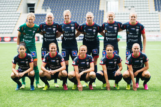 målvakt Cajsa Andersson, Stina Blackstenius, Janni Arnth