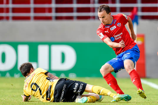 Elfsborgs Lasse Nilsson  och Helsingborgs Tyrell Rusike