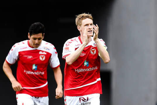 Kalmars Rasmus Elm jublar