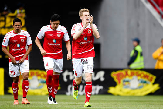 Kalmars Rasmus Elm jublar