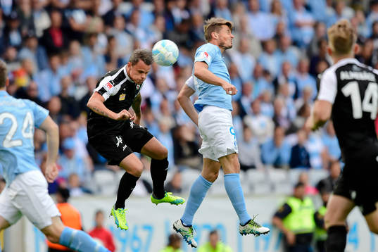 Malmö FFs Markus Rosenberg    och Örebros Erik Moberg