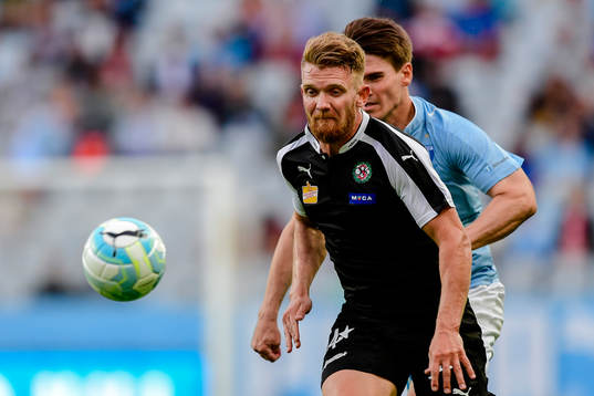Örebros Michael Almebäck och Malmö FFs Vidar Örn