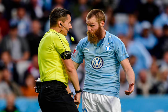 Malmö FFs Jo Inge Berget får en varning för filmning