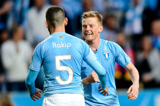 Malmö FFs Erdal Rakip  och Anders Christiansen  jublar