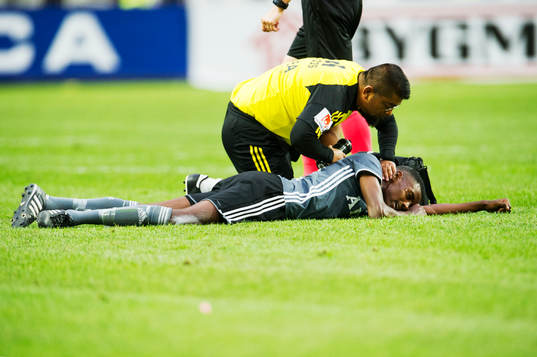 s Alexander Isak får vård