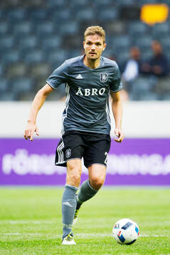 s Jos Hooiveld