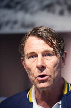 Förbundskapten Håkan Ericson presenterar OS-truppen som