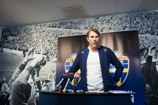 Förbundskapten Håkan Ericson presenterar OS-truppen som