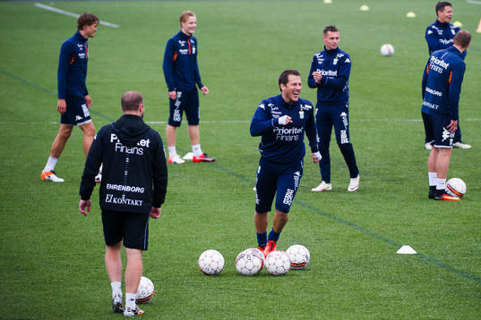 IFK Göteborgs Tobias Hysén (m) skrattar