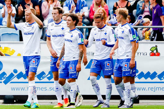 Norrköpings spelare  jublar