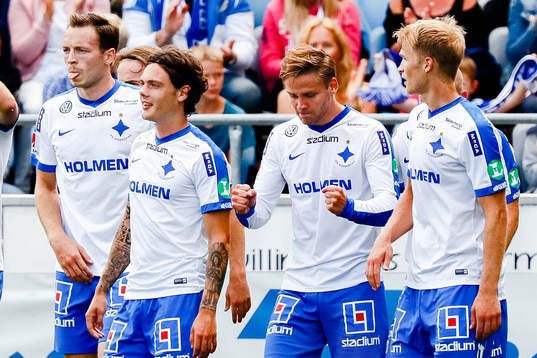 Norrköpings spelare  jublar