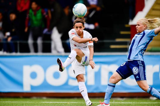 Rosengårds Natasa Andonova och Djurgårdens Annika Kukkonen