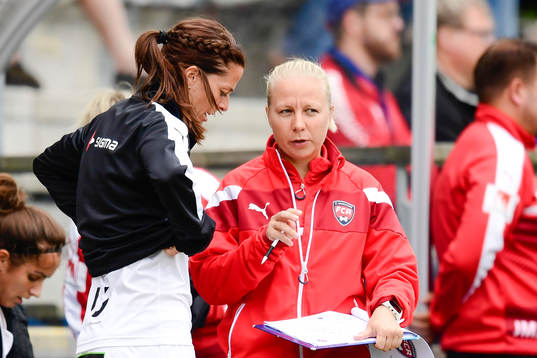 Rosengårds Lotta Schelin gör sig redo för inhopp