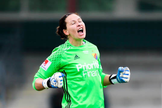 Djurgårdens målvakt Gudbjörg Gunnarsdottir jublar
