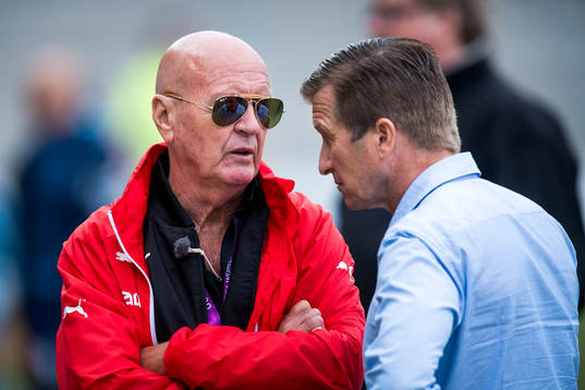 Rosengårds fd sportchef Erling Nilsson i samtal med