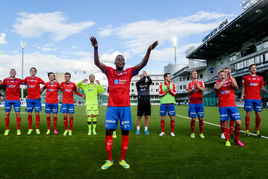 Helsingborgs Lalawélé Atakora jublar
