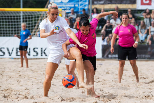 Vetlandas Emelie Desrochers och Roslagens Sarah Lindberg