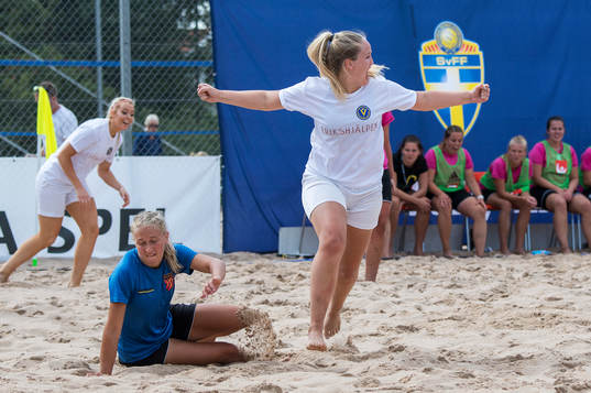 Vetlandas Petronella Lindström gör 3-3 målet på