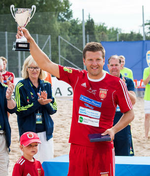 Glömminges Johan Ljungström tog emot segerbucklan