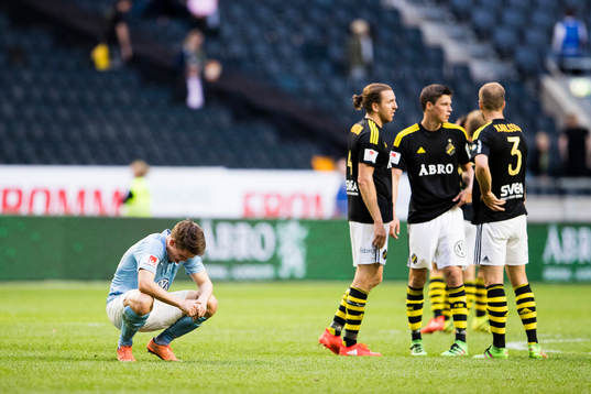 Malmö FFs Vidar Örn Kjartansson ser deppig ut