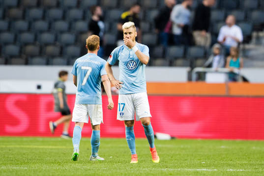 Malmö FFs Kari Arnason ser deppig ut