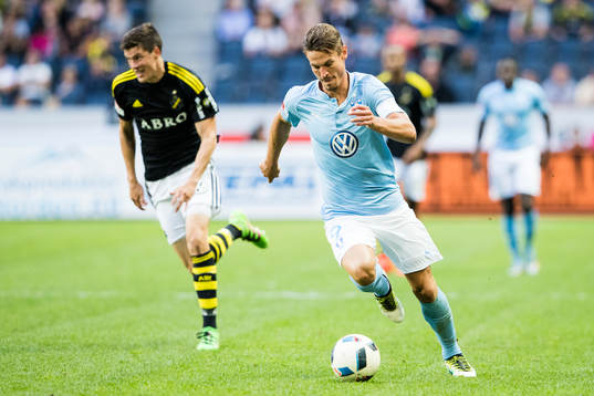 Malmö FFs Markus Rosenberg med bollen
