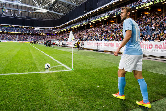Malmö FFs Wolff Eikrem med en hörna