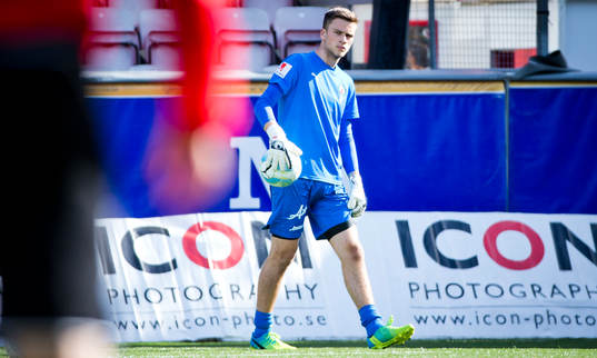 Örebros målvakt Douglas Bjäresten