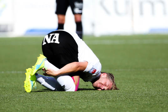 Örebros Martin Broberg har ont