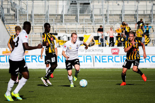 Örebros Daniel Gustavsson och Häckens Rasmus Schuller