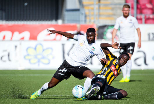 Örebros Maic Sema och Häckens Demba Savage