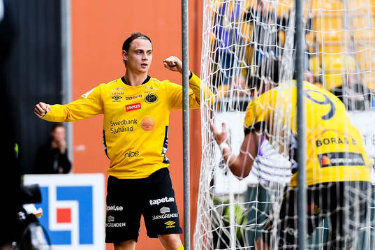 Elfsborgs Simon Hedlund jublar