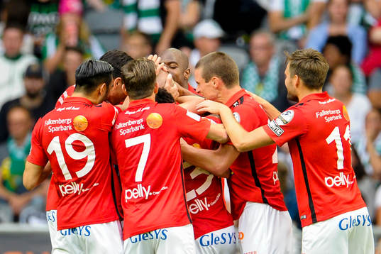Falkenbergs spelare jublar