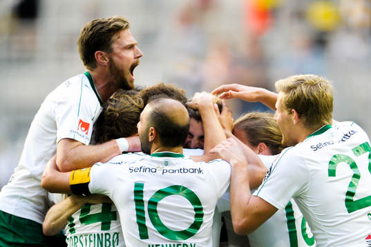 Hammarbys spelare jublar