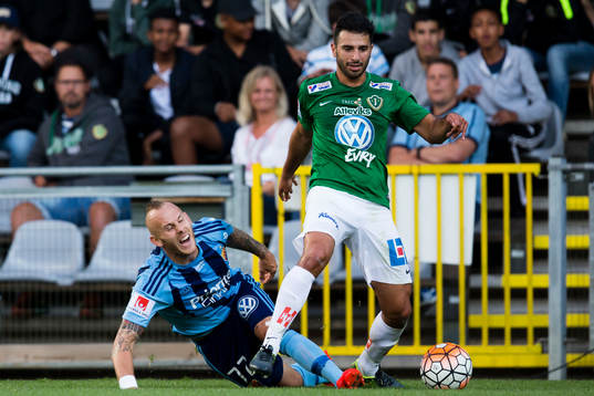 Djurgårdens Magnus Eriksson går omkull