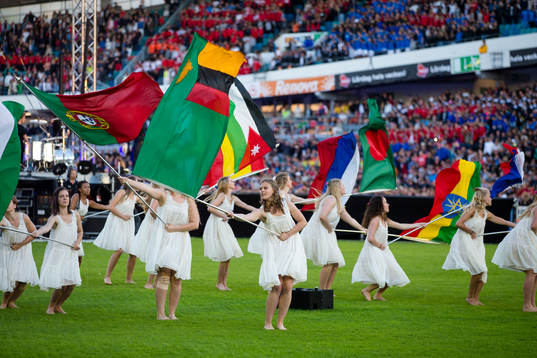 Dansare med flaggor