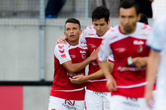 Kalmars Marko Biskupovic och Ismael Silva Lima jublar