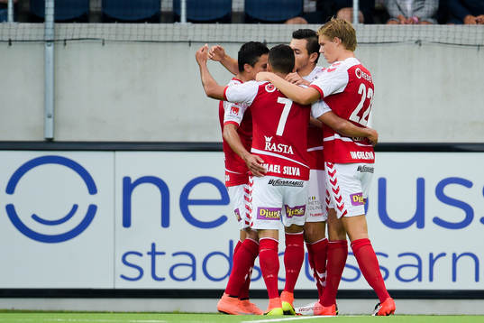 Kalmars spelare jublar