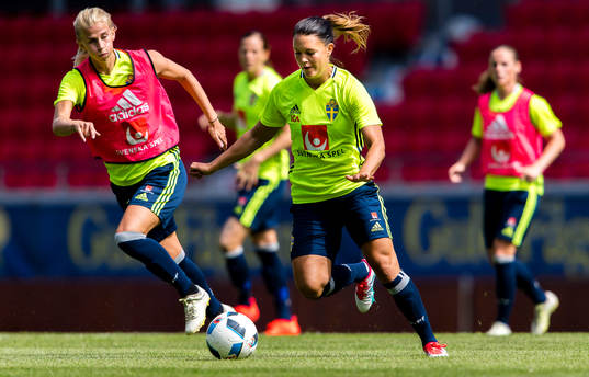 Emilia Appelqvist jagas av Sofia Jakobsson