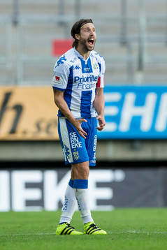 IFK Göteborgs lagkapten Mattias Bjärsmyr manar på sitt