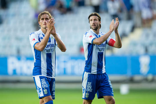 IFK Göteborgs Thomas Rogne och Mattias Bjärsmyr tackar