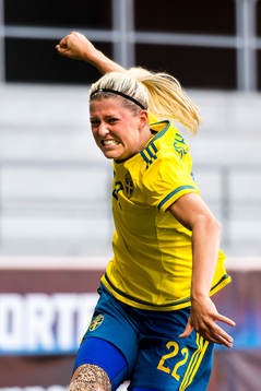 Sveriges Oliva Schough jublar