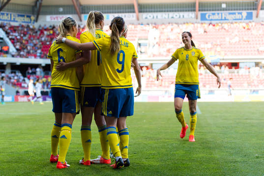Sveriges Oliva Schough har gjort mål 3-0 och jublar