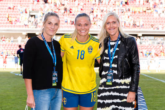Sveriges Fridolina Rolfö tilldelas pris för matchens