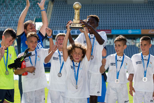 Azzurri med silverpokalen