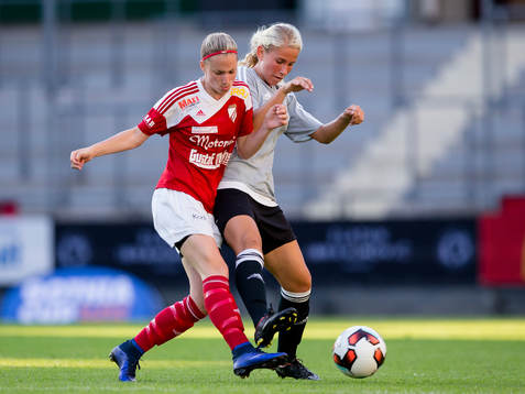 Kamp om bollen Gothia Cup finalen mellan Holmalunds IF och